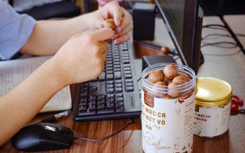 Ai Nên Ăn Hạt Mắc Ca Macaday? 7 Lợi Ích Vàng Cho Sức Khỏe Bạn Không Nên Bỏ Lỡ